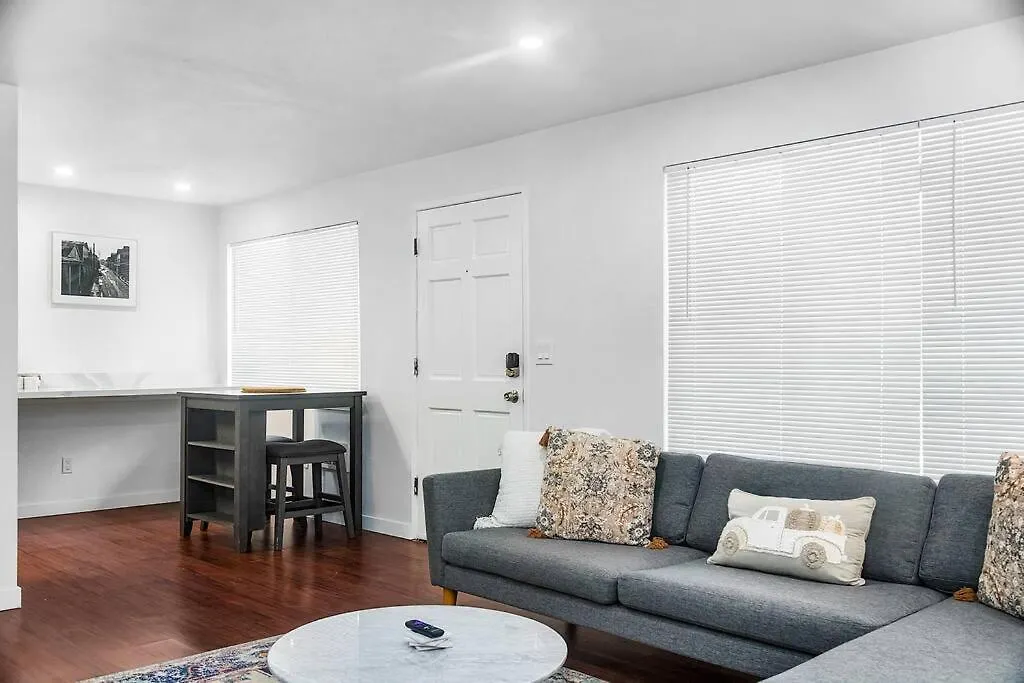 Seattle Cloud 2Br Prime Location Apartment