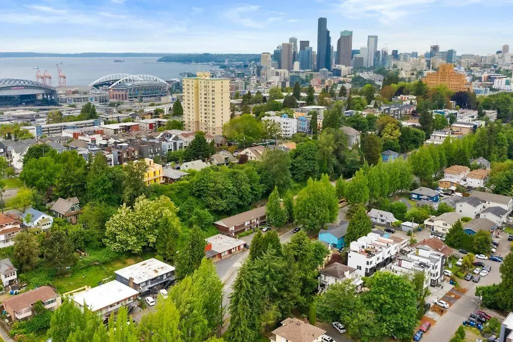 Seattle Cloud 2Br Prime Location Apartment